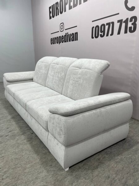 Диван розкладний( 699€)